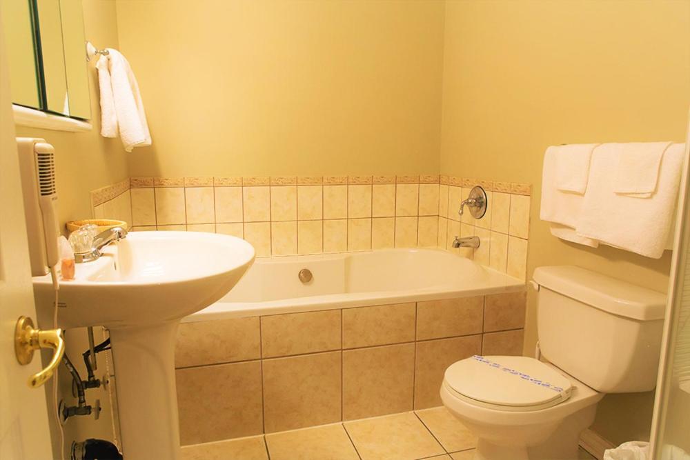 Chalet Beaconsfield Motel Dış mekan fotoğraf