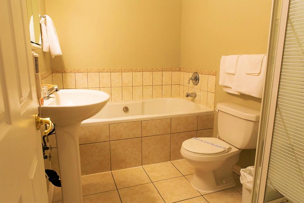 Chalet Beaconsfield Motel Dış mekan fotoğraf